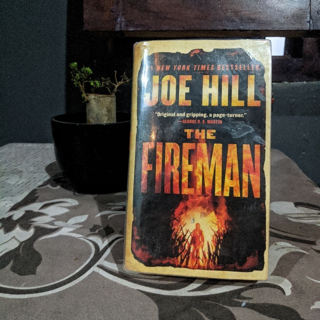 Novel The Fireman Joe Hill (Bahasa Inggris)