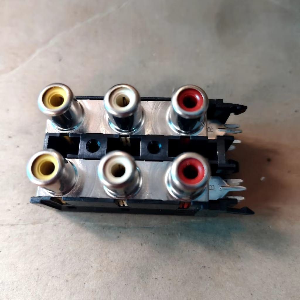 soket RCA 6 Port 2merah + 2putih + 2kuning new