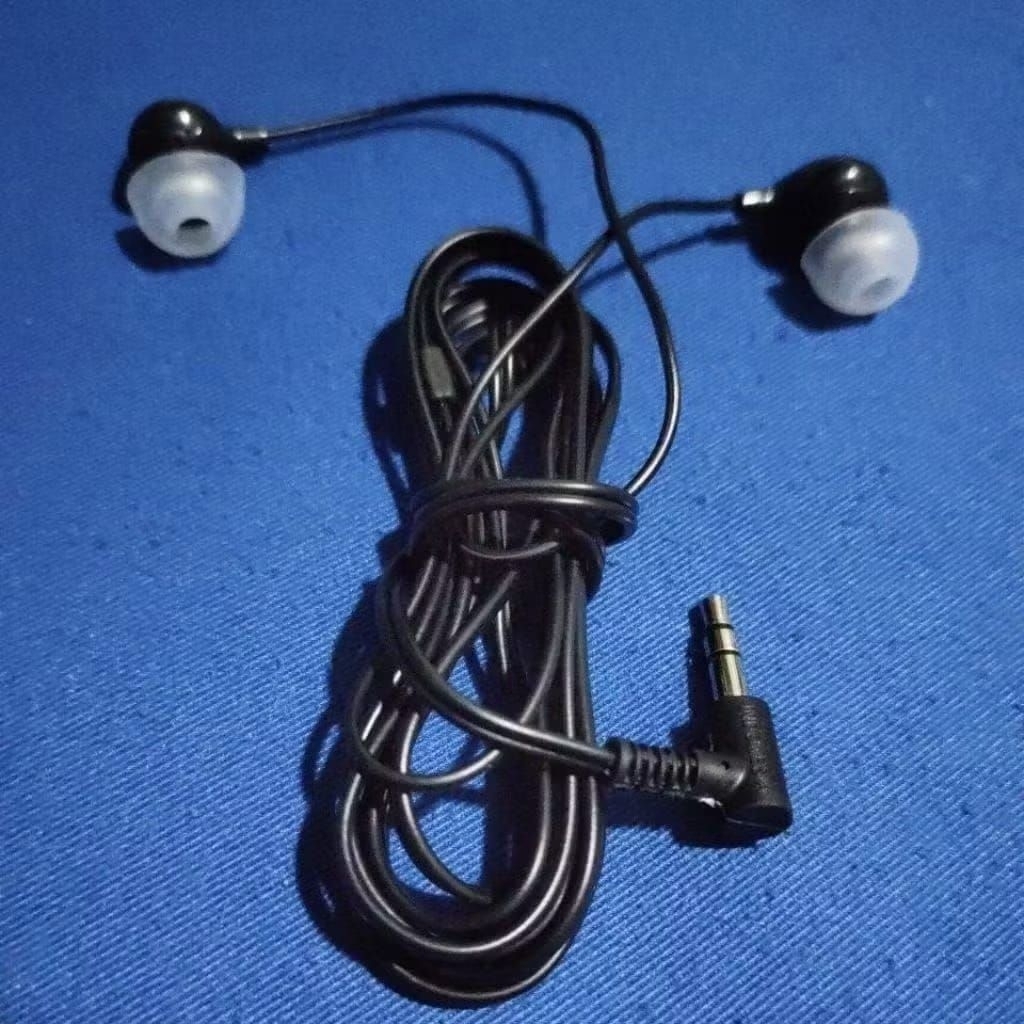 Headset Mega Bass sura Gahar Warna hitam Colokan L kabel panjang