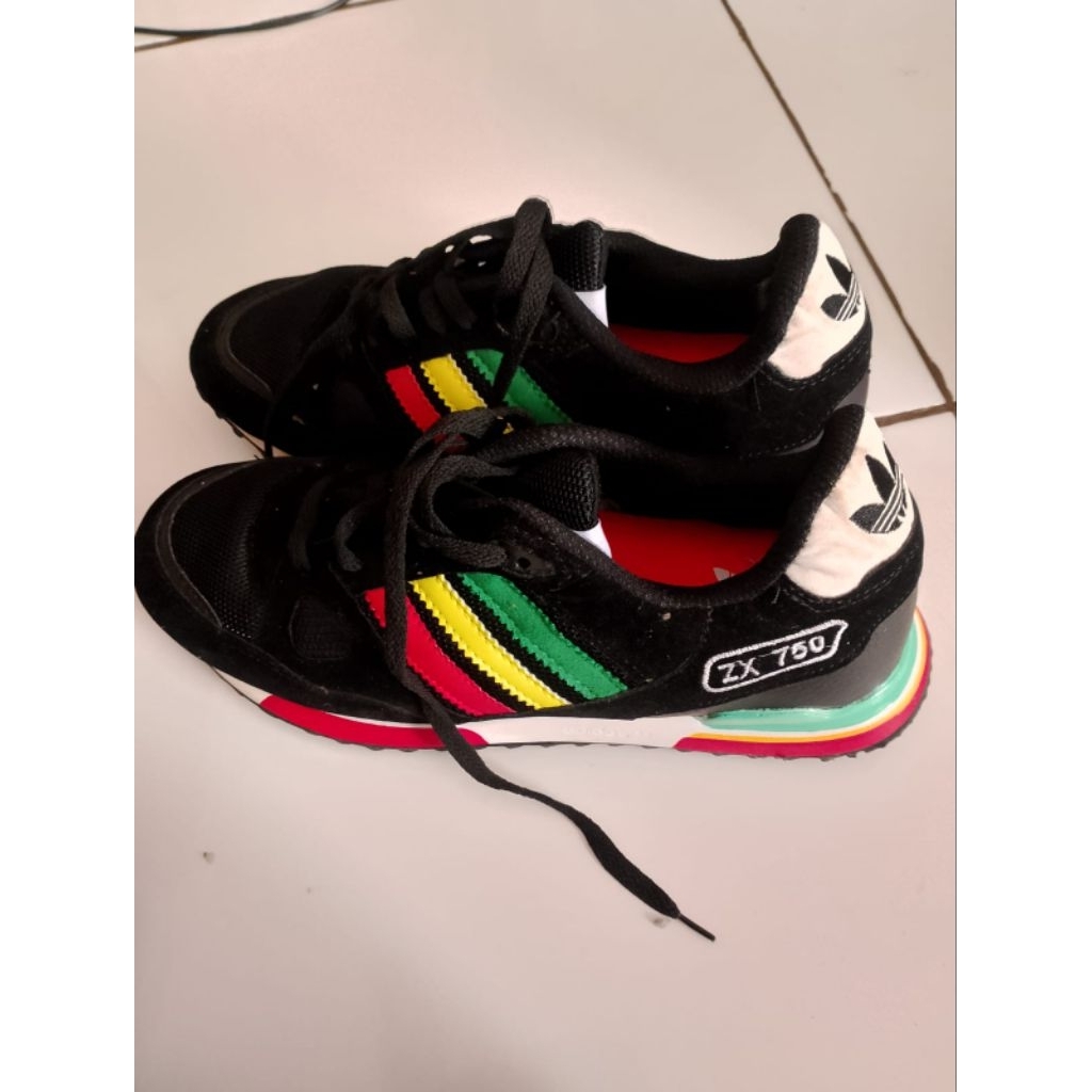 PRELOVED SEPATU ADIDAS