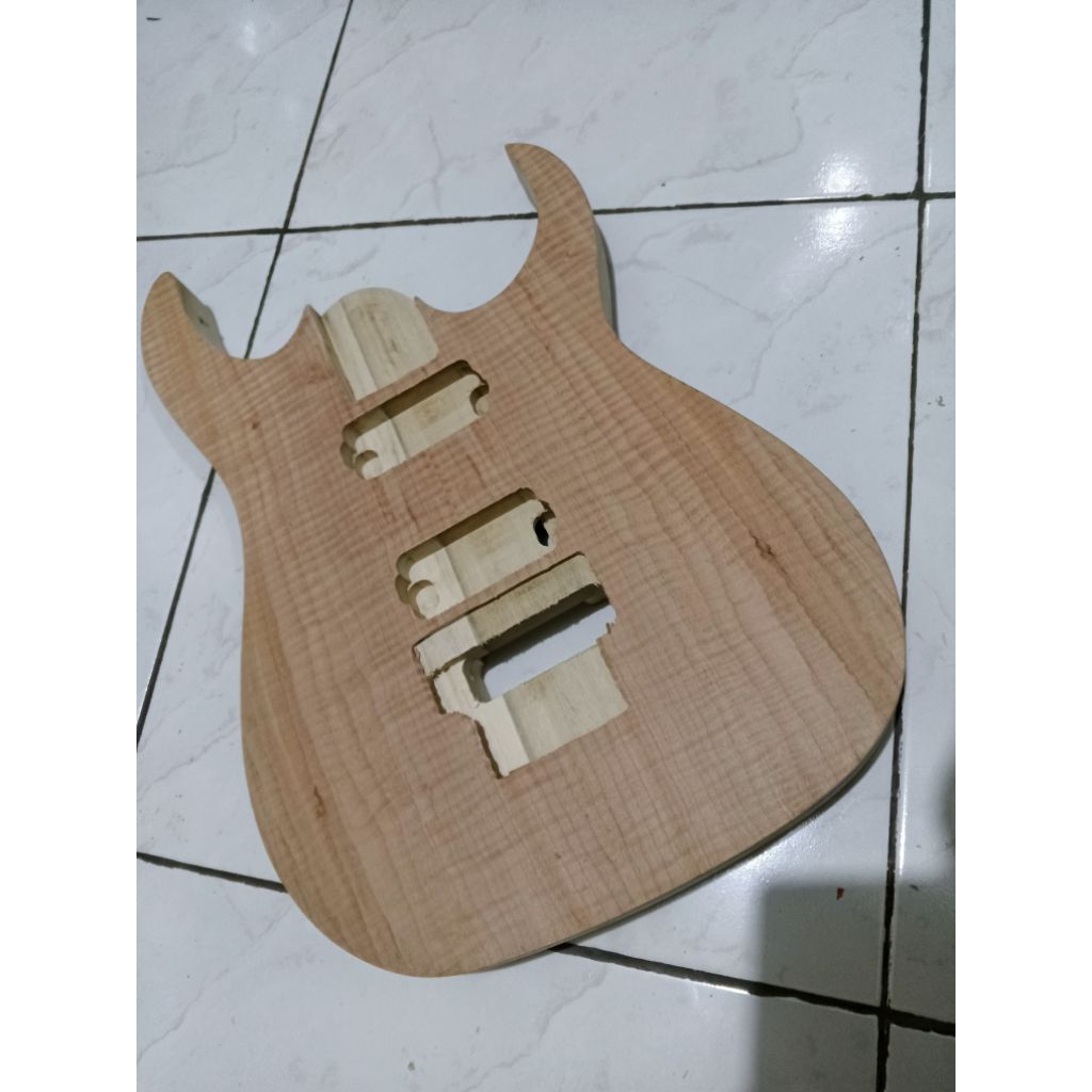 body gitar elektrik Ibanez premium unfinish/body gitar mentahan
