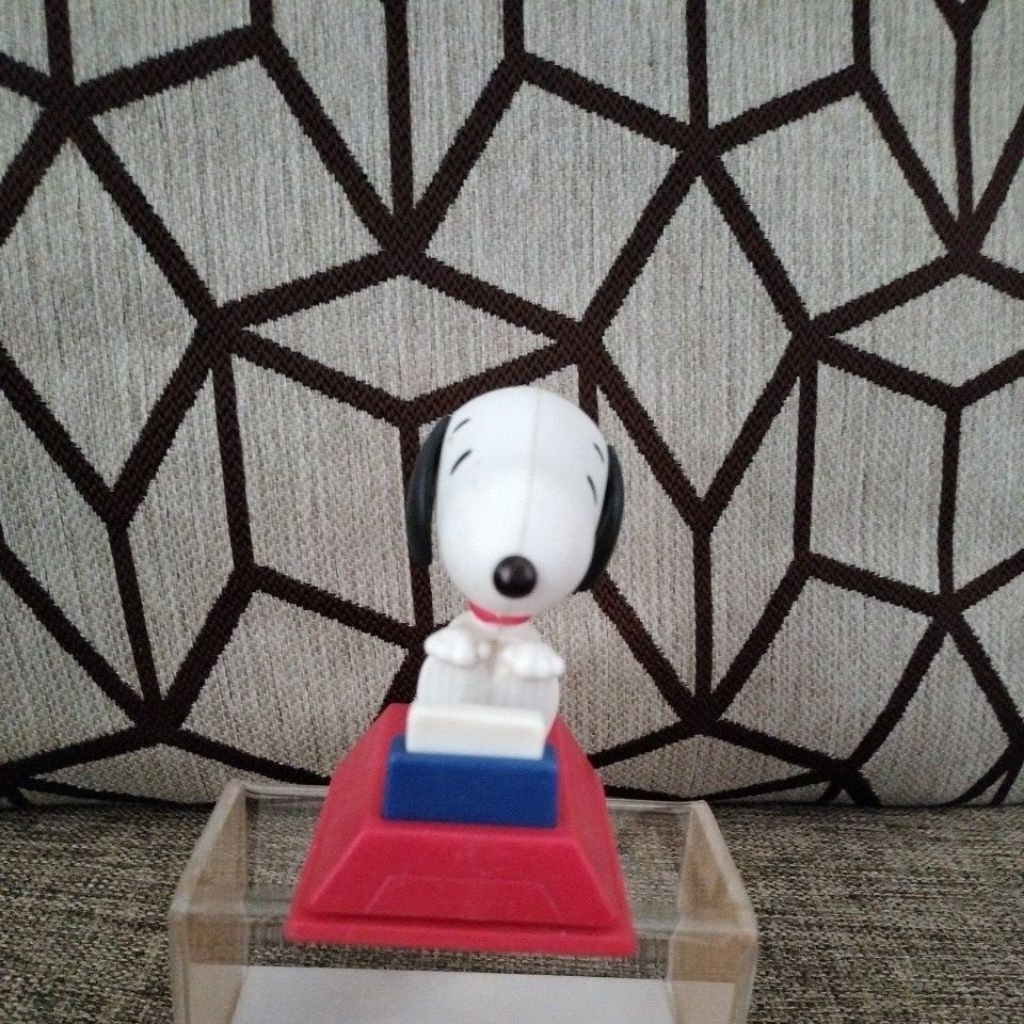 Action Figures Snoopy Kasir, Preloved Atau Second