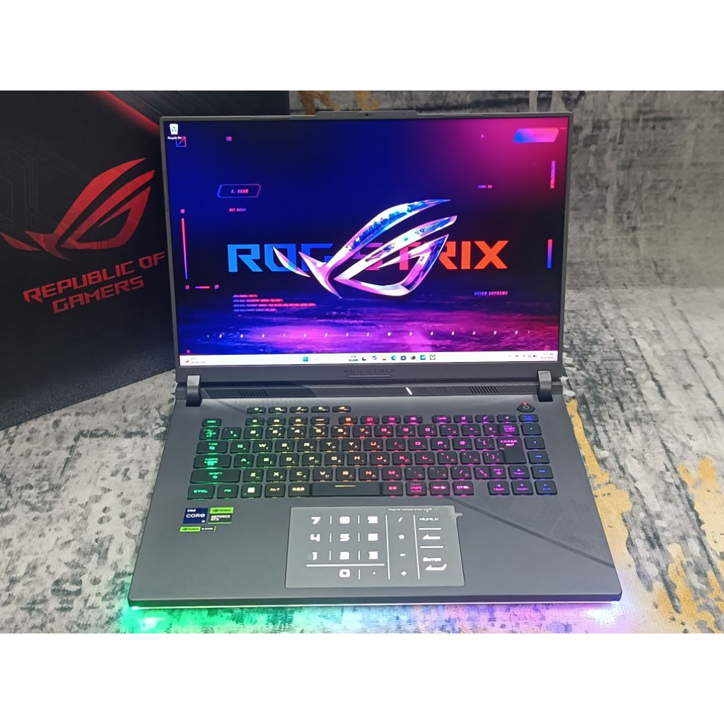 Asus ROG G16 Core i9-14900HX 32GB 1TB RTX 4080 12GB 175W WQHD 240Hz Fulset Like New