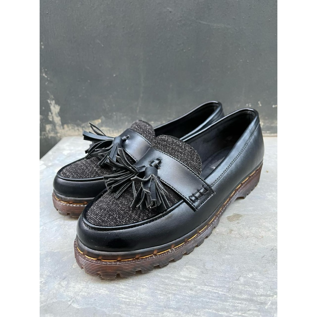 Sepatu Loafers Wanita Dianable