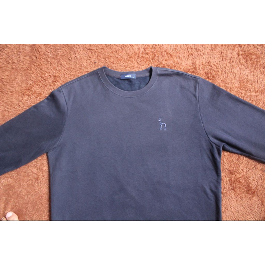 Sweater keren mantul"Hazzys" meterial katun tebal, tidak gampang kusut Size L  lebar  dada 53 panjan