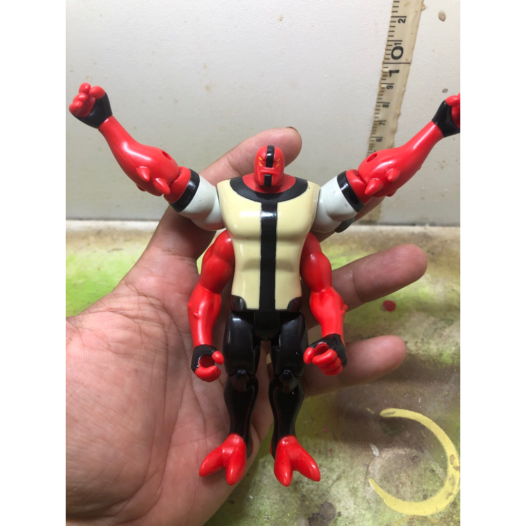 Figur Ben 10 Alien Four Arm