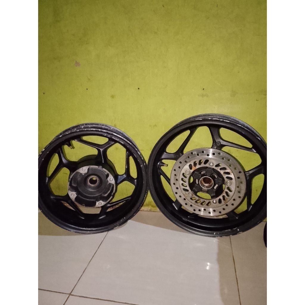 Velg Motor PCX 160 cbs original copotan motor 2023 , kode produksi 2023