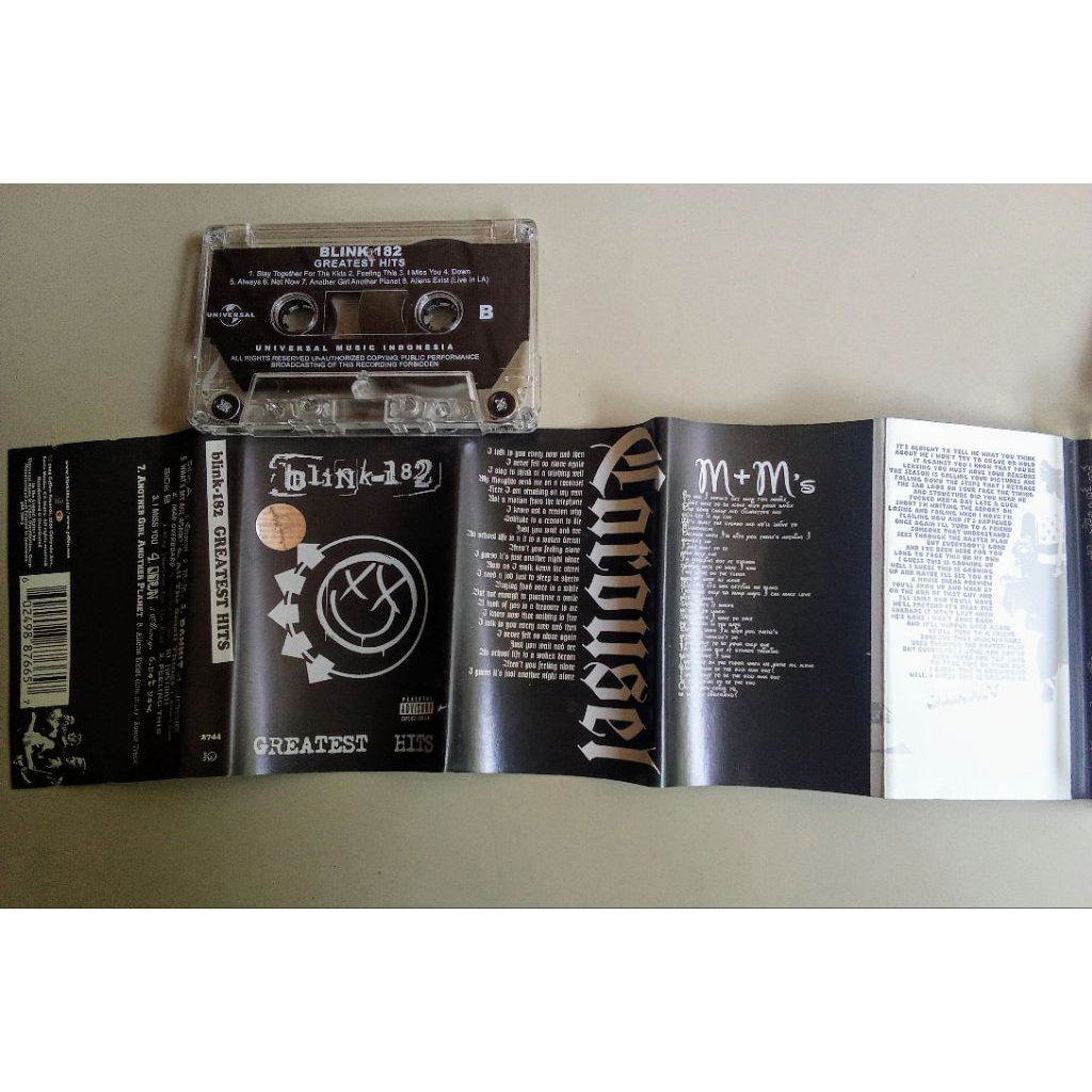 kaset blink 182 greatest hits