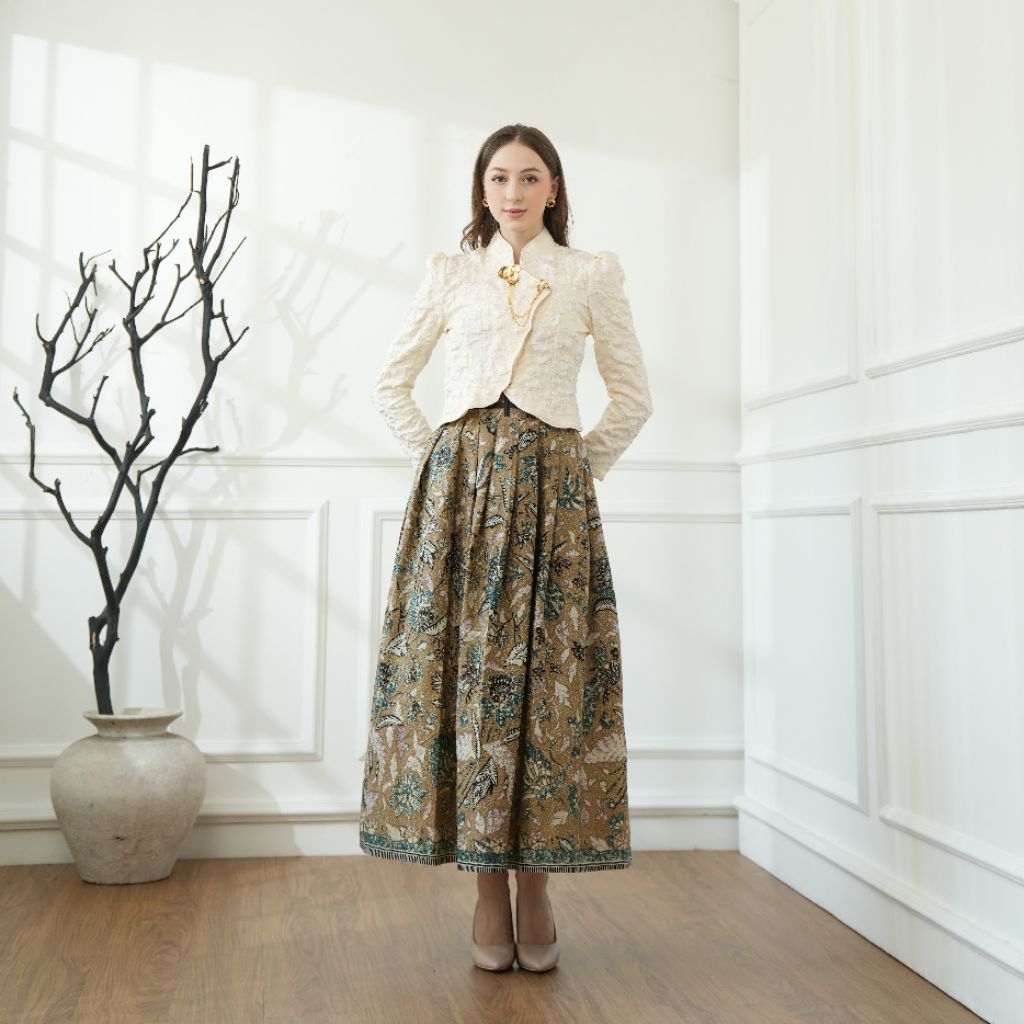 Kebaya Croptop Ivory / Kebaya Janggan Wisuda Wanita Modern / Kebaya Ivory Kasual