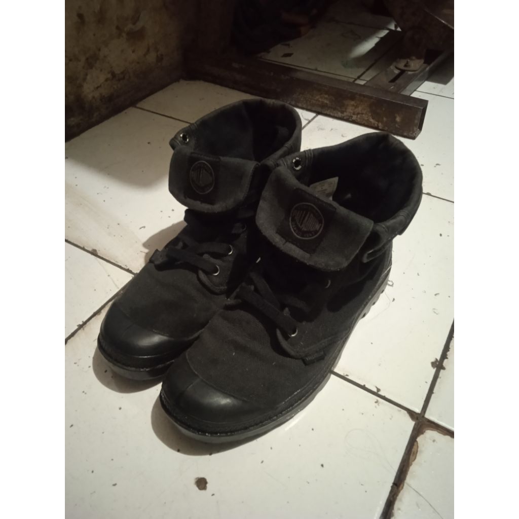 Sepatu Hiking Palladium Pampa Black high-low