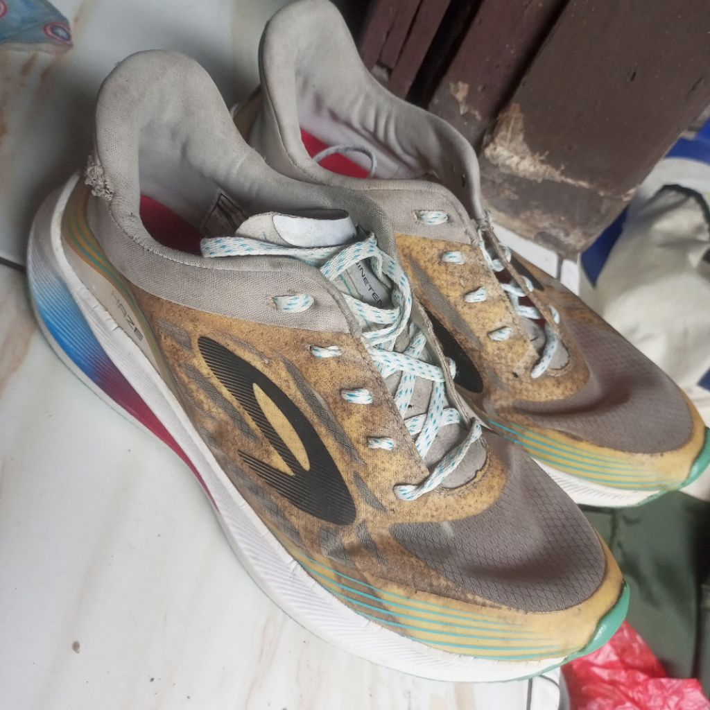 Original Second Sepatu Lari Erke Haze Size 43 Running Lari Pria Wanita olahraga