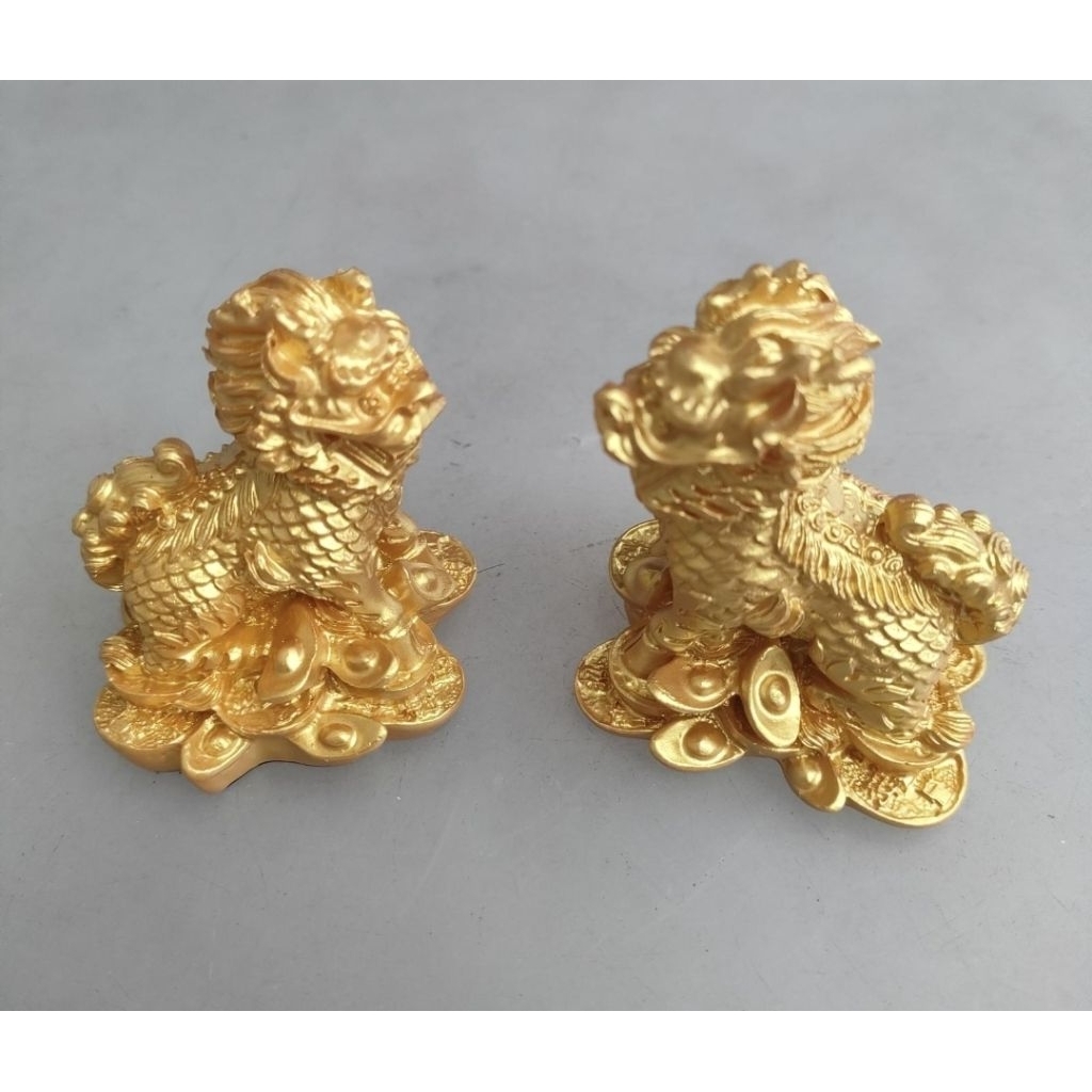 Sepasang Patung Feng Shui Qi Lin Emas Diatas Tumpukan Koin Fengshui Qilin Rejeki Hoki Rezeki Pair Lu
