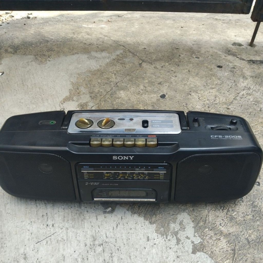 TERLARIS RADIO TAPE COMPO SONY JADUL