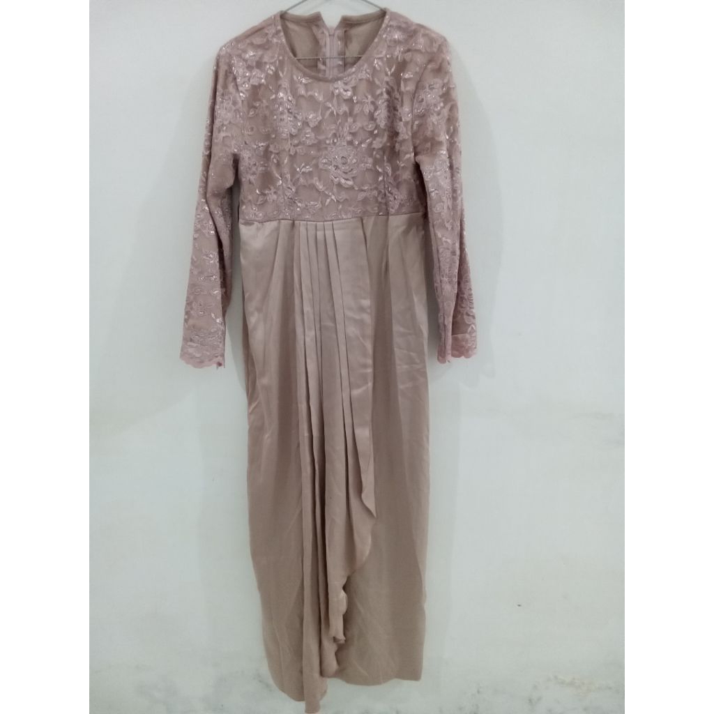 Preloved Dress Pesta Brokat Dusty Pink Elegan Lengan Panjang