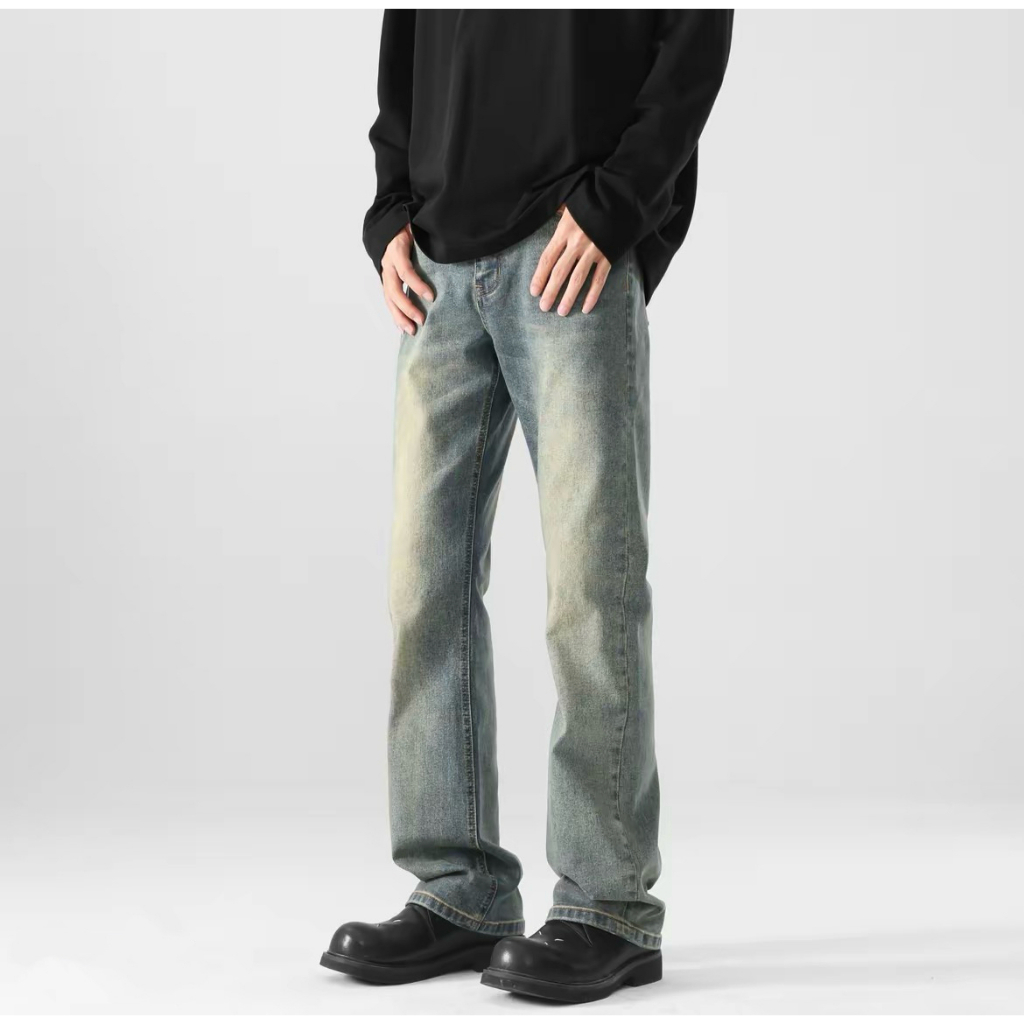 Celana jeans longgar pria, jeans denim retro biru longgar gaya Korea untuk pria.