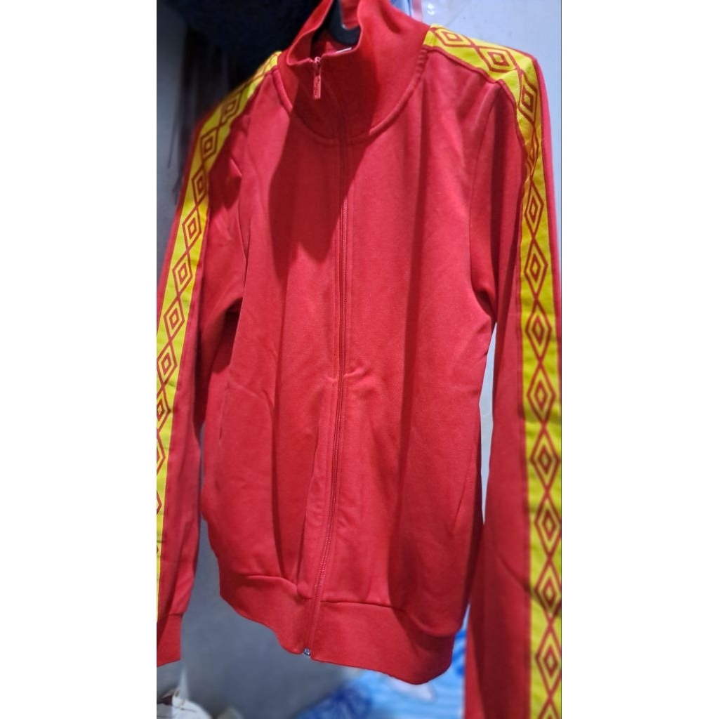 tracktop tapped UMBRO