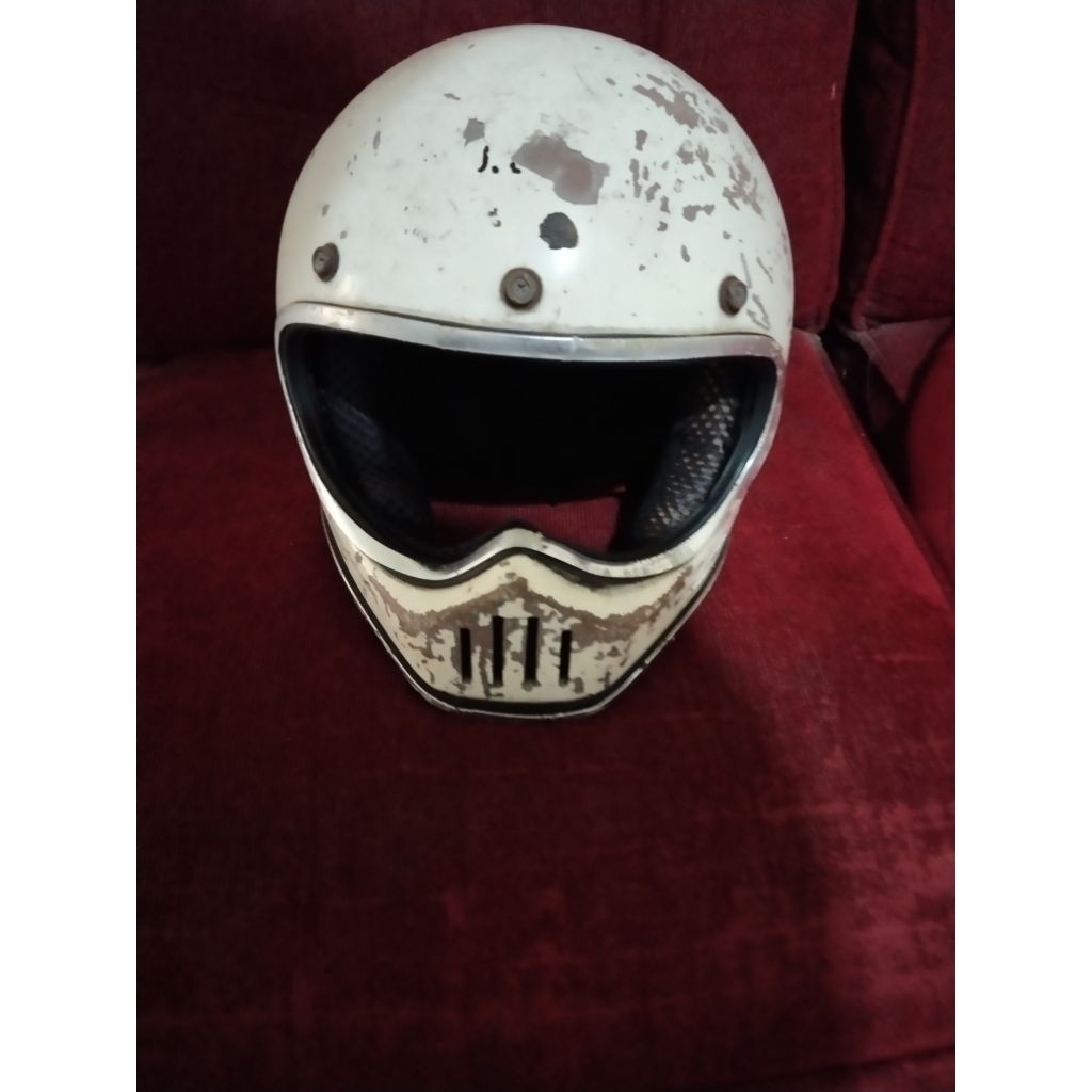 Helm cakil second