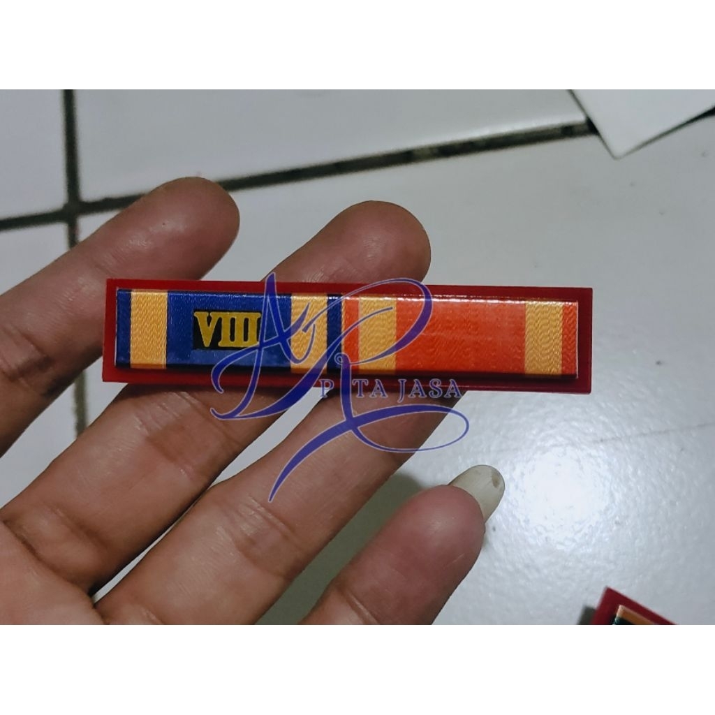 Tanda jasa Pita jasa Polisi 8 Ksatria bhayangkara/tamtama