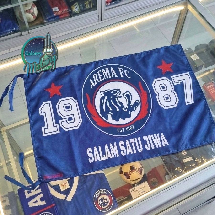 BENDERA AREMA FC 1987 SINGA MENGEPAL malang galerry arema