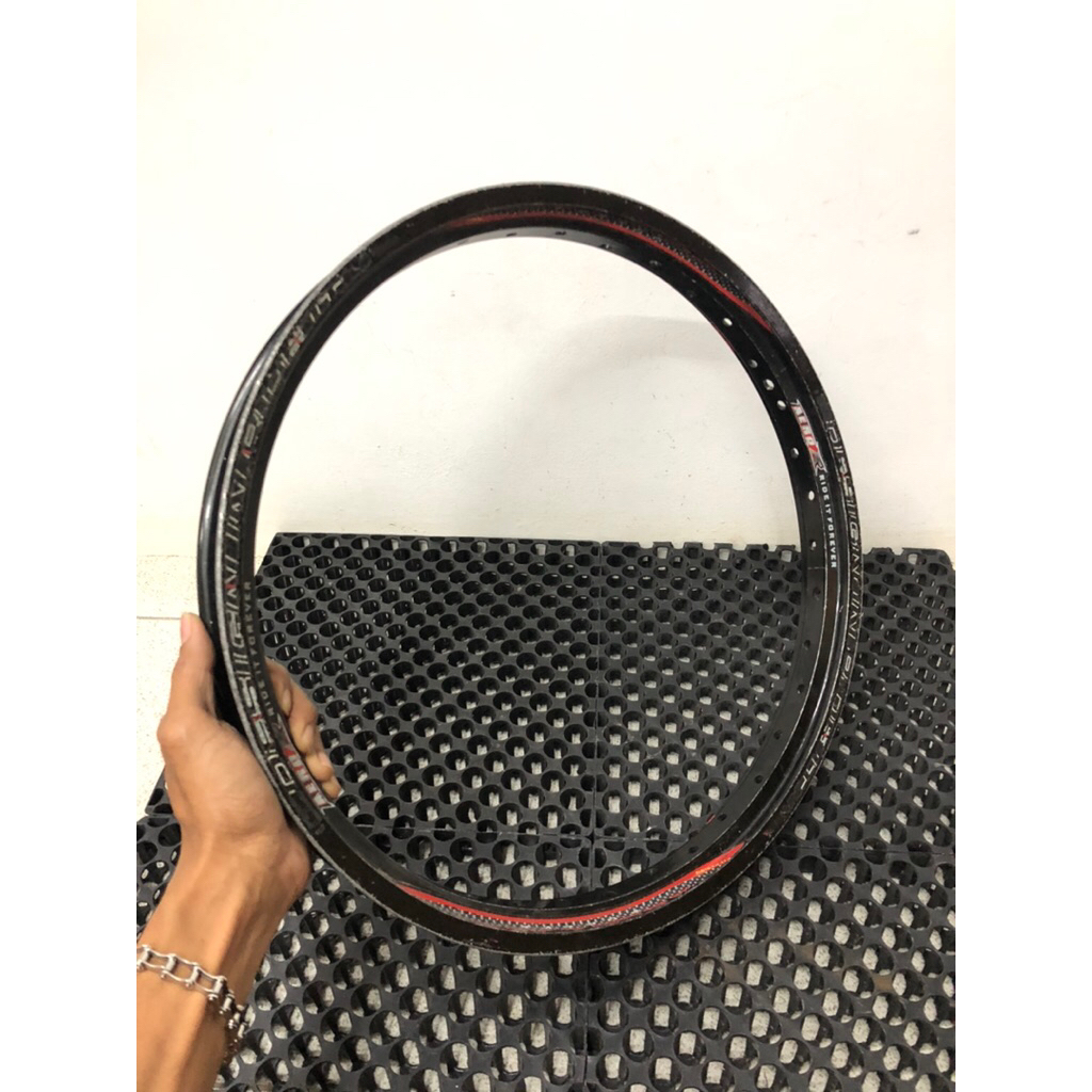 velg T Shape model akront morad ring 17x140 lawasan kondisi baru