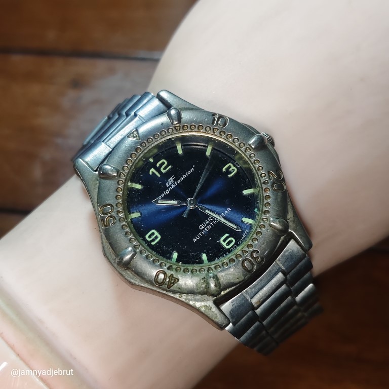 Jam Design&Fashion Diver Vintage Bekas
