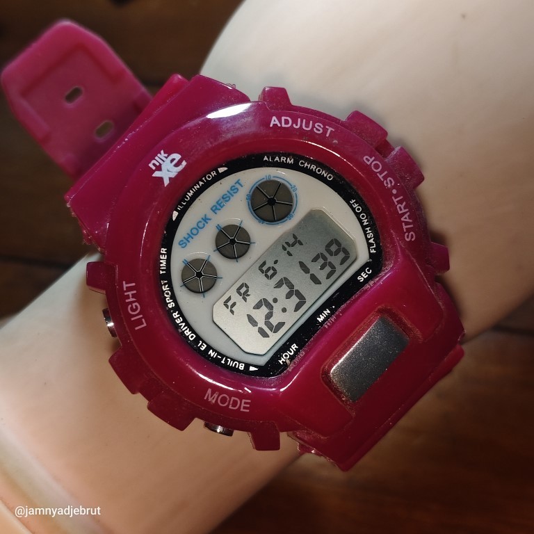 Jam Digital Exklu Mirip Gshock DW6900 Red Bekas