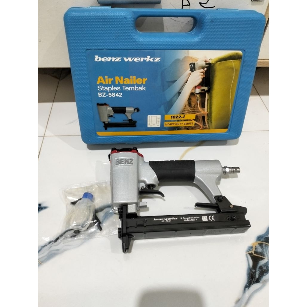 Air nailer Mesin stapler gun  Benz BZ5842 air nailer 1022j