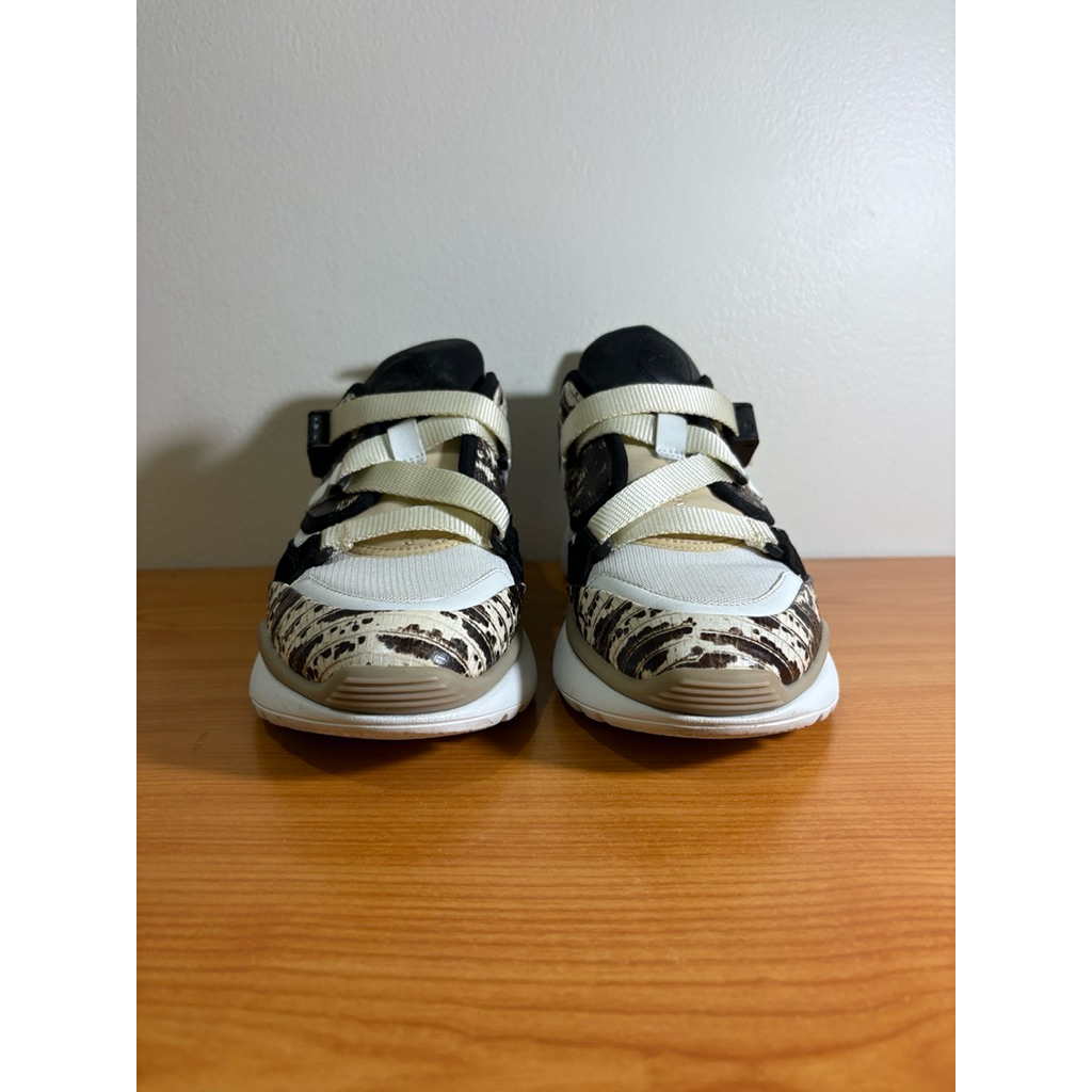 Authentic Chloe Sonnie Sneakers