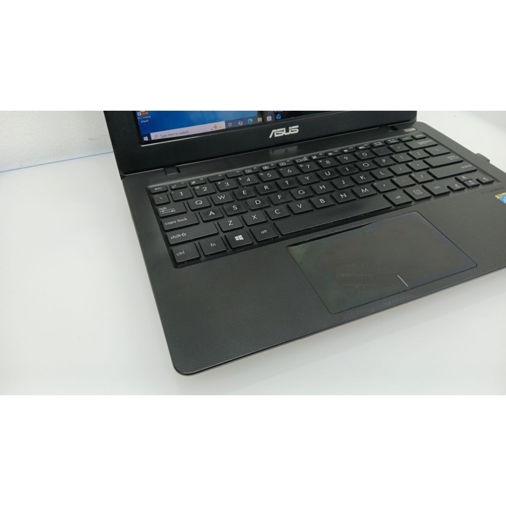 Notebook ASUS X200M Intel Celeron N2840 2GB SSD 128GB