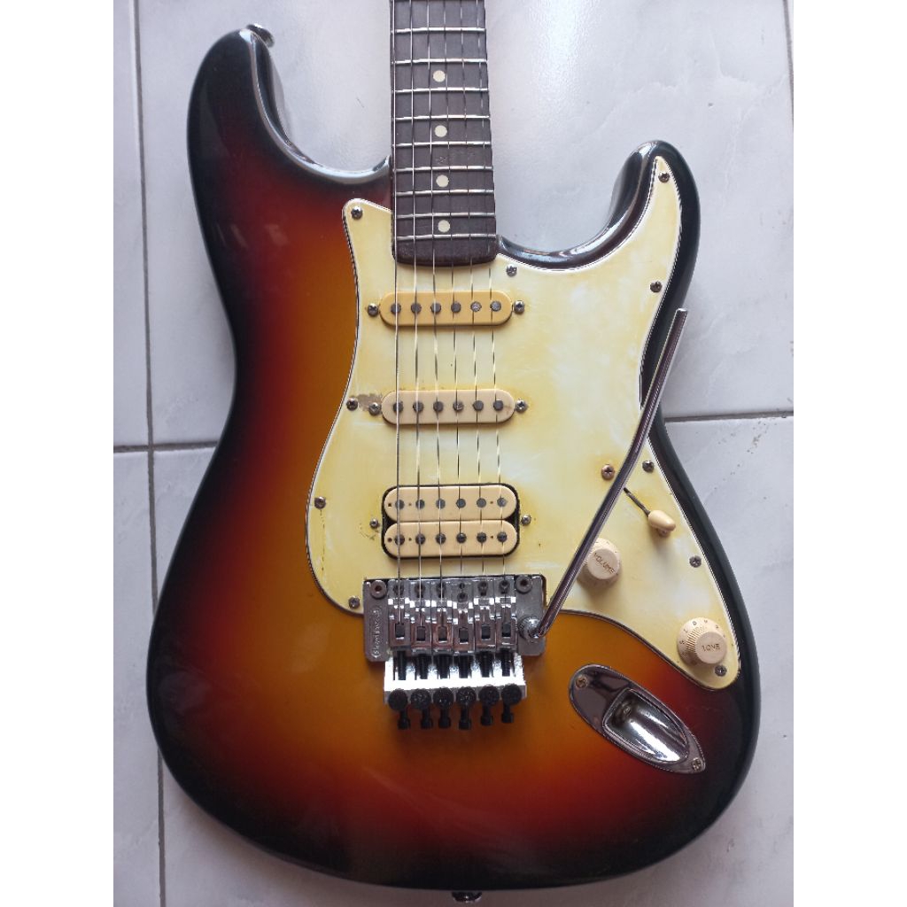 gitar merk fender flotdrose stratocaster squier series HSS asli original buatan mexico