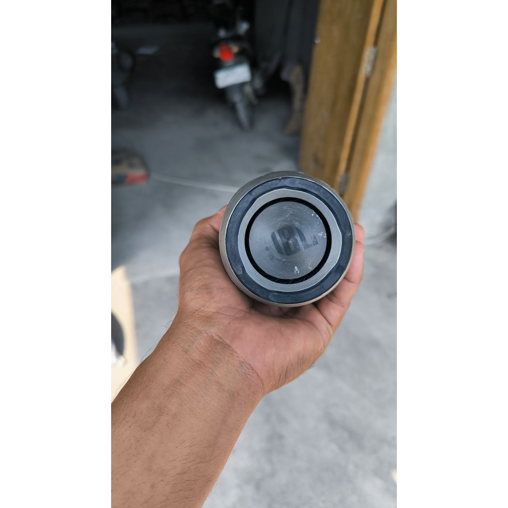 JBL Pulse 2 Speaker Bluetooth Portabel dengan RGB LED Light Show - Hitam/Perak