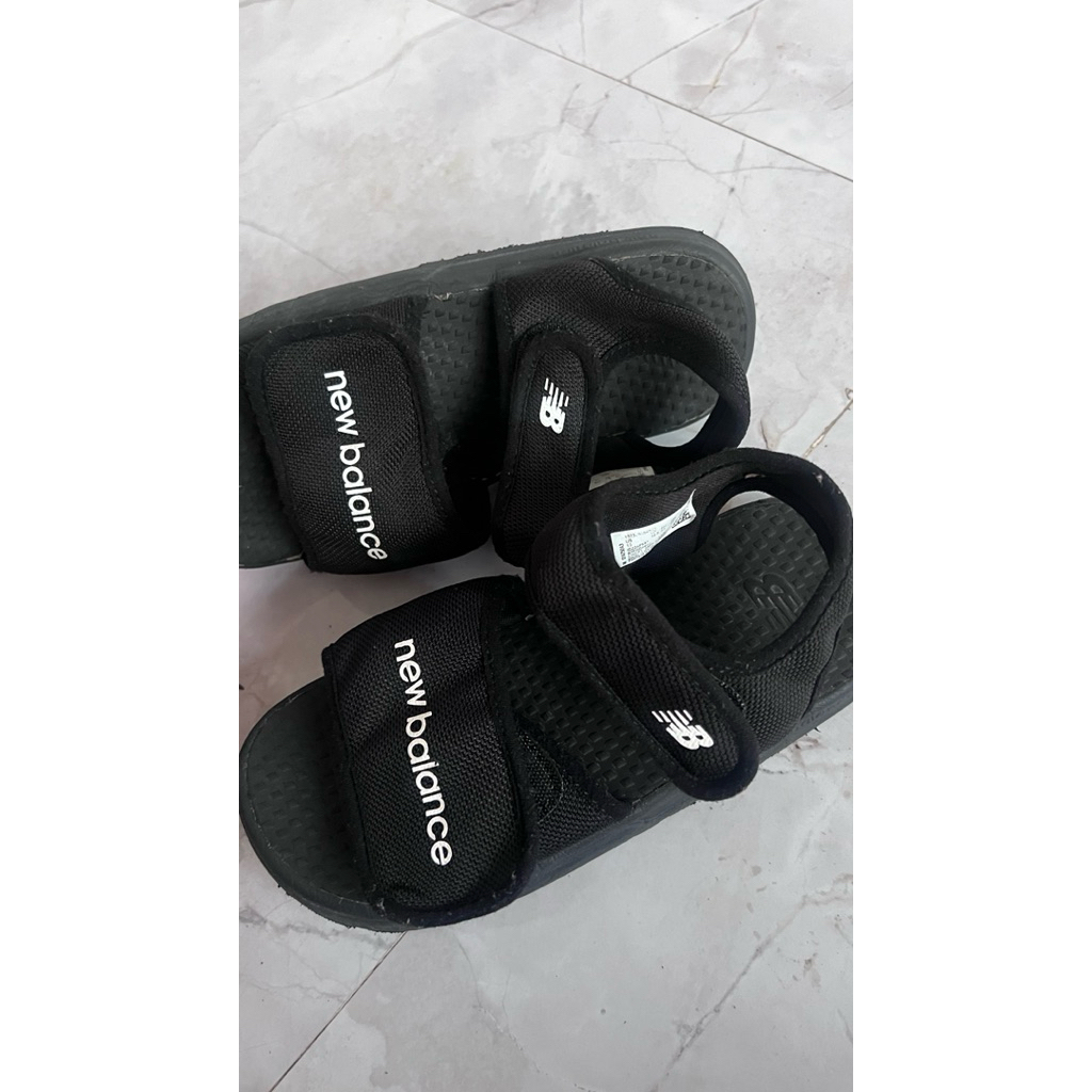 PRELOVED sandal new balance anak ORIGINAL