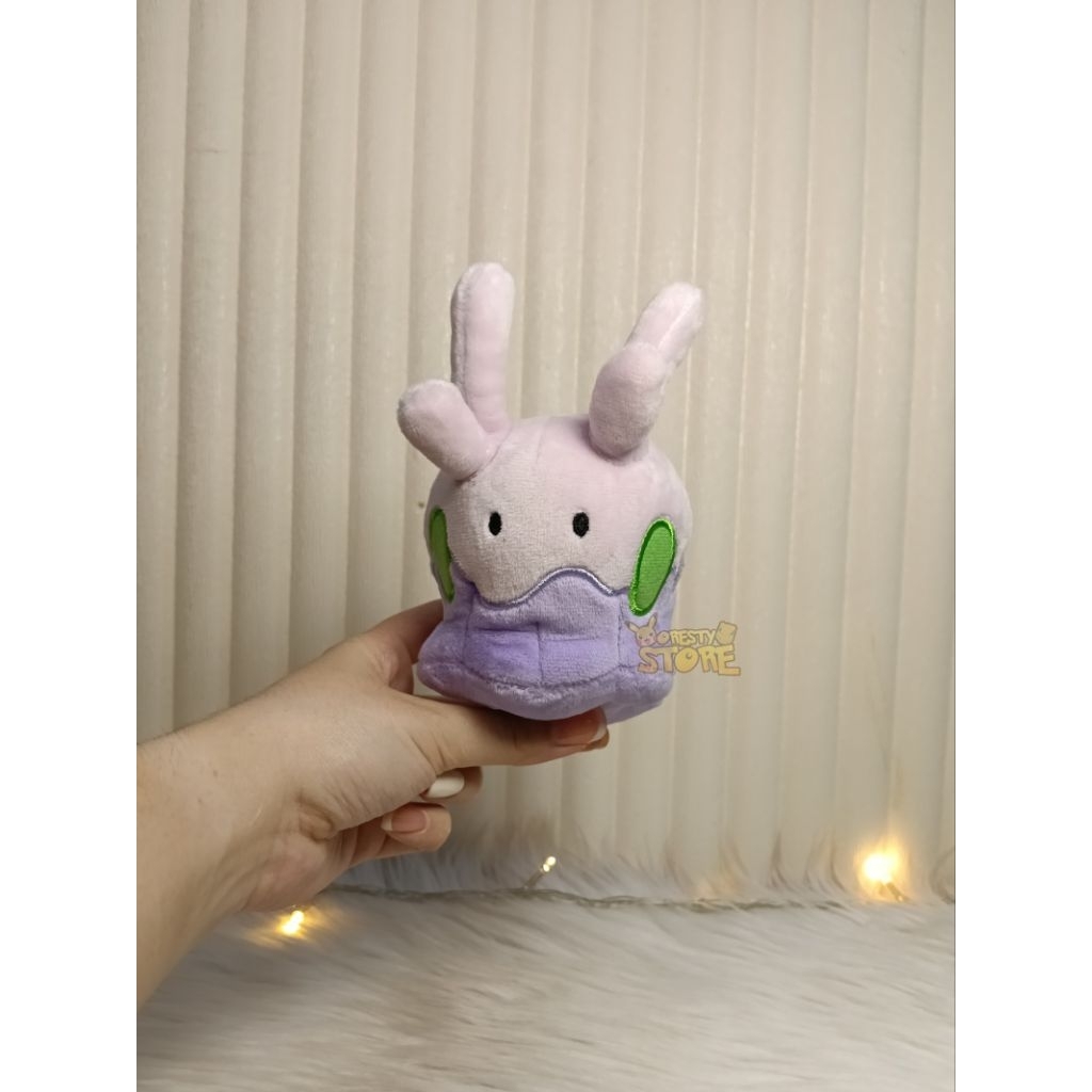 Boneka Pokemon Goomy Sitting Cuties - Pokemon Center
