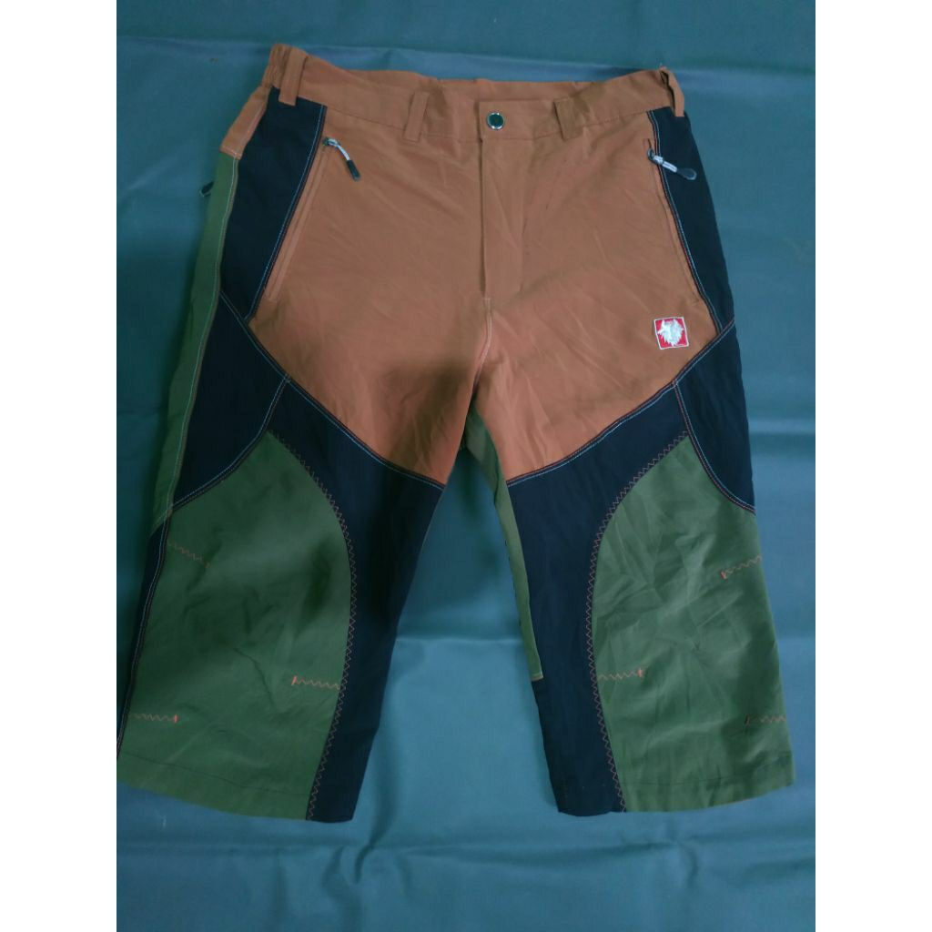 Celana pendek Blackyak second