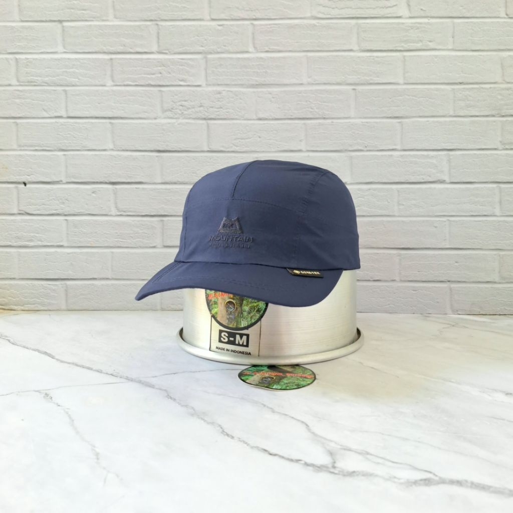 Topi Mountain Equipment Goretex