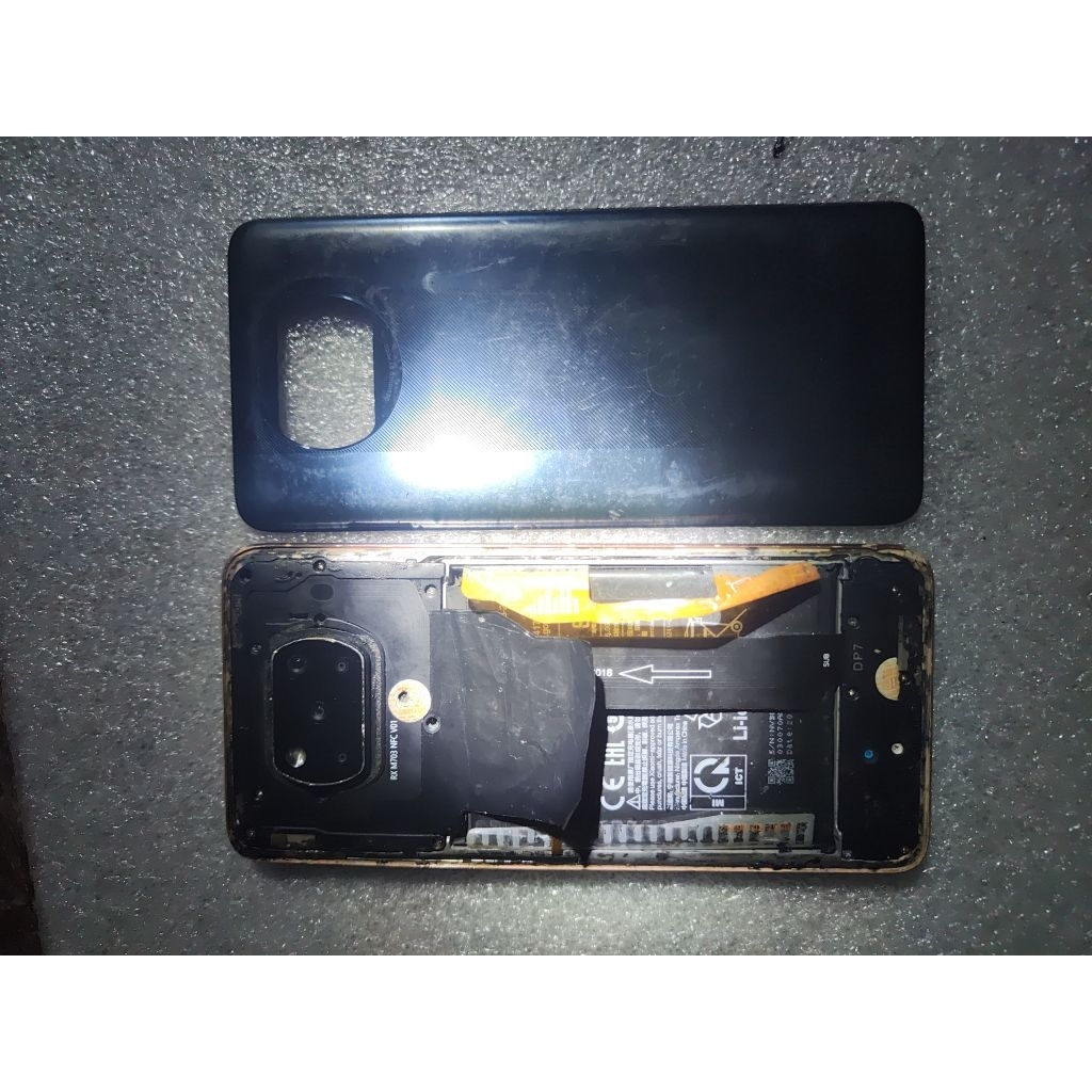 hp poco x3 pro ram 6/128 minus Matot, lcd lokal retak tompel (mohon baca deskripsi di bawah)