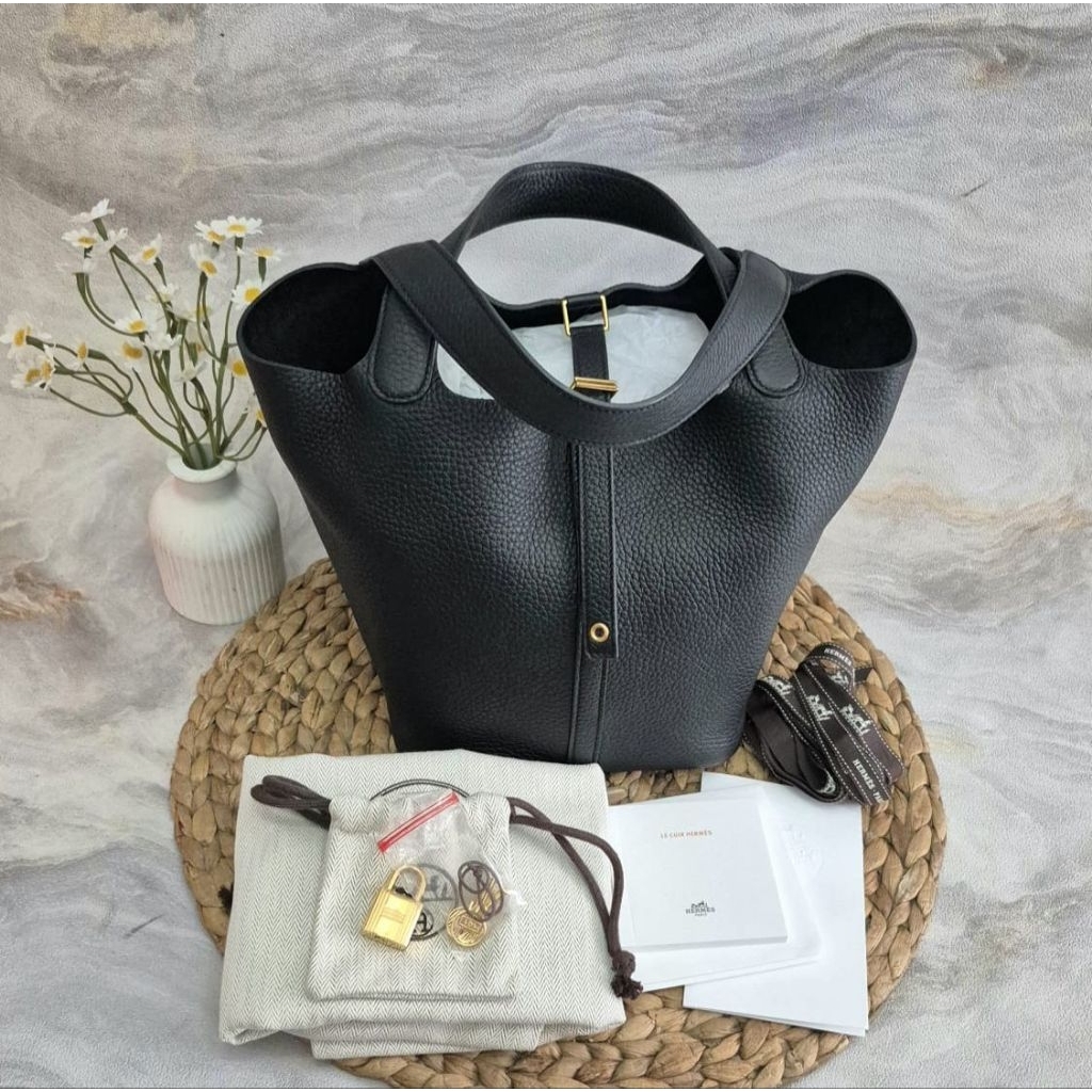 VVGC Herm Picotin Lock 22 Taurillon Clemence Noir, 2025Full set with rec ori (box & paperbag agak je