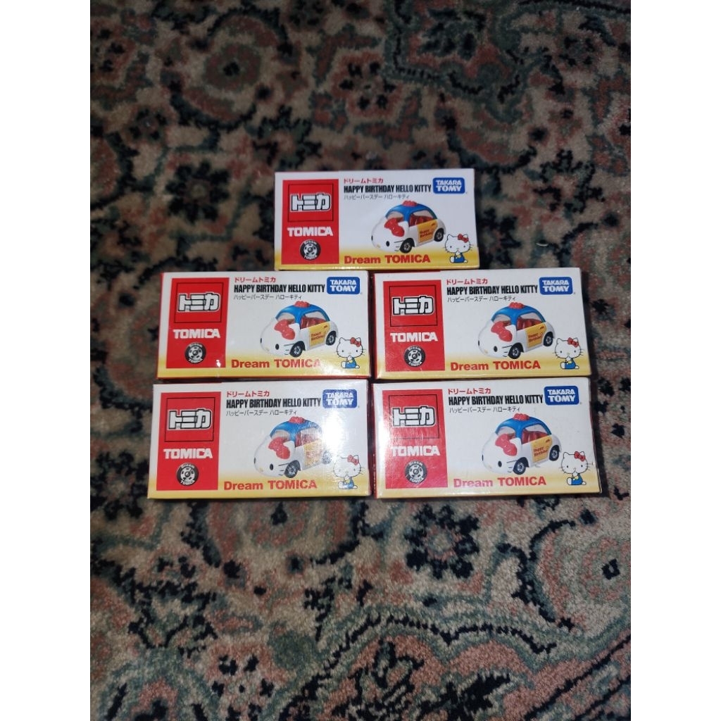 Dream Tomica Hello Kitty Happy Birthday