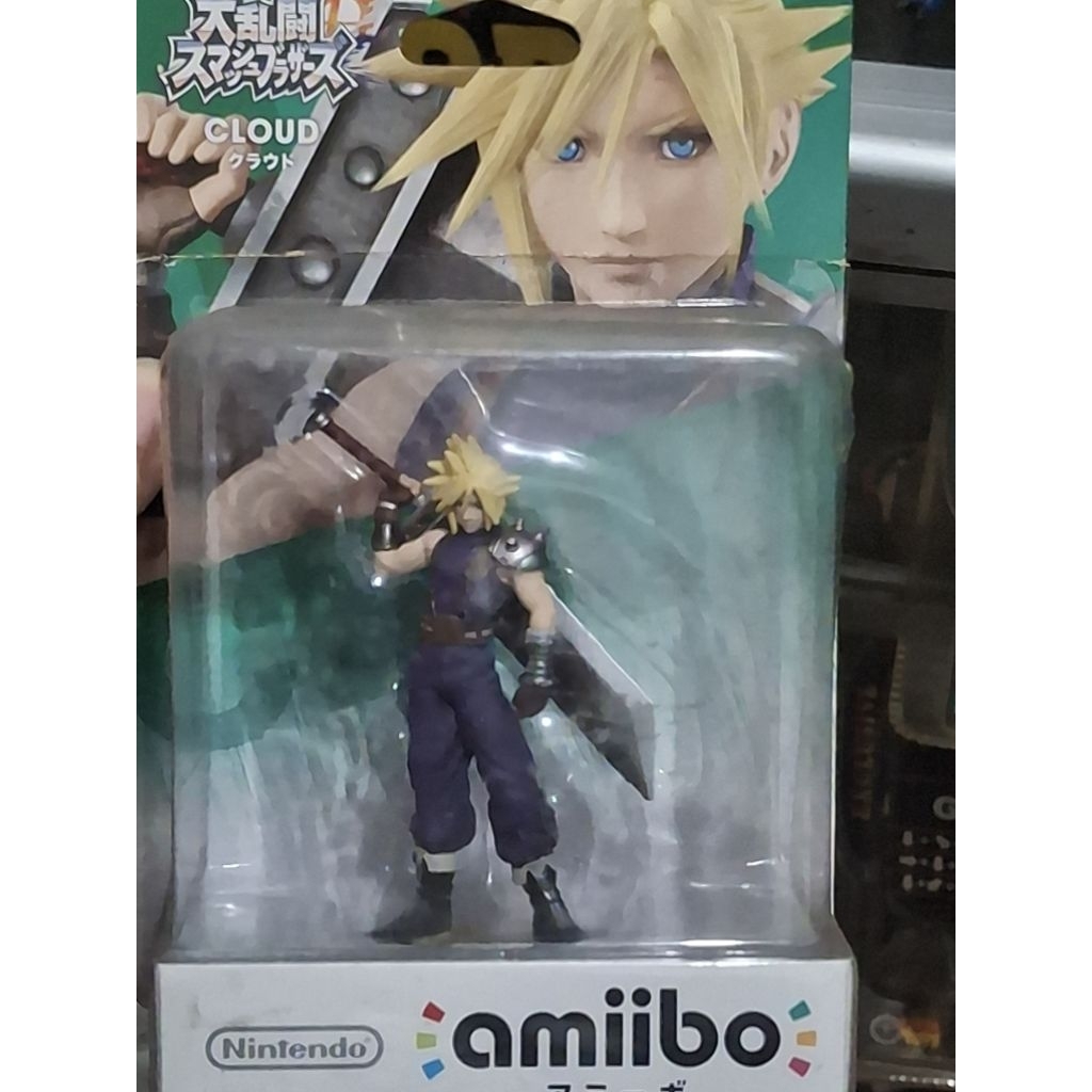 figure cloud dari final fantasy VII masih segel amiboo