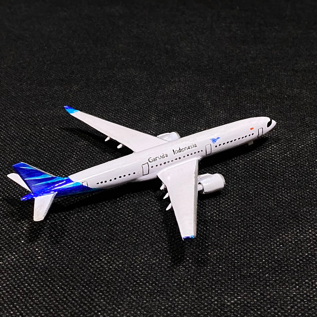 Handmade Model pesawat Airbus A330-900 Neo Garuda Indonesia