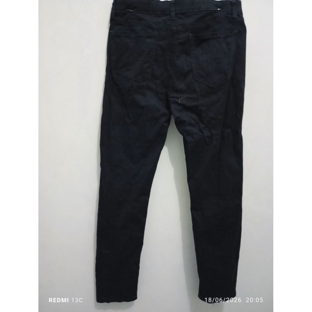 preloved celana panjang chino pria hitam