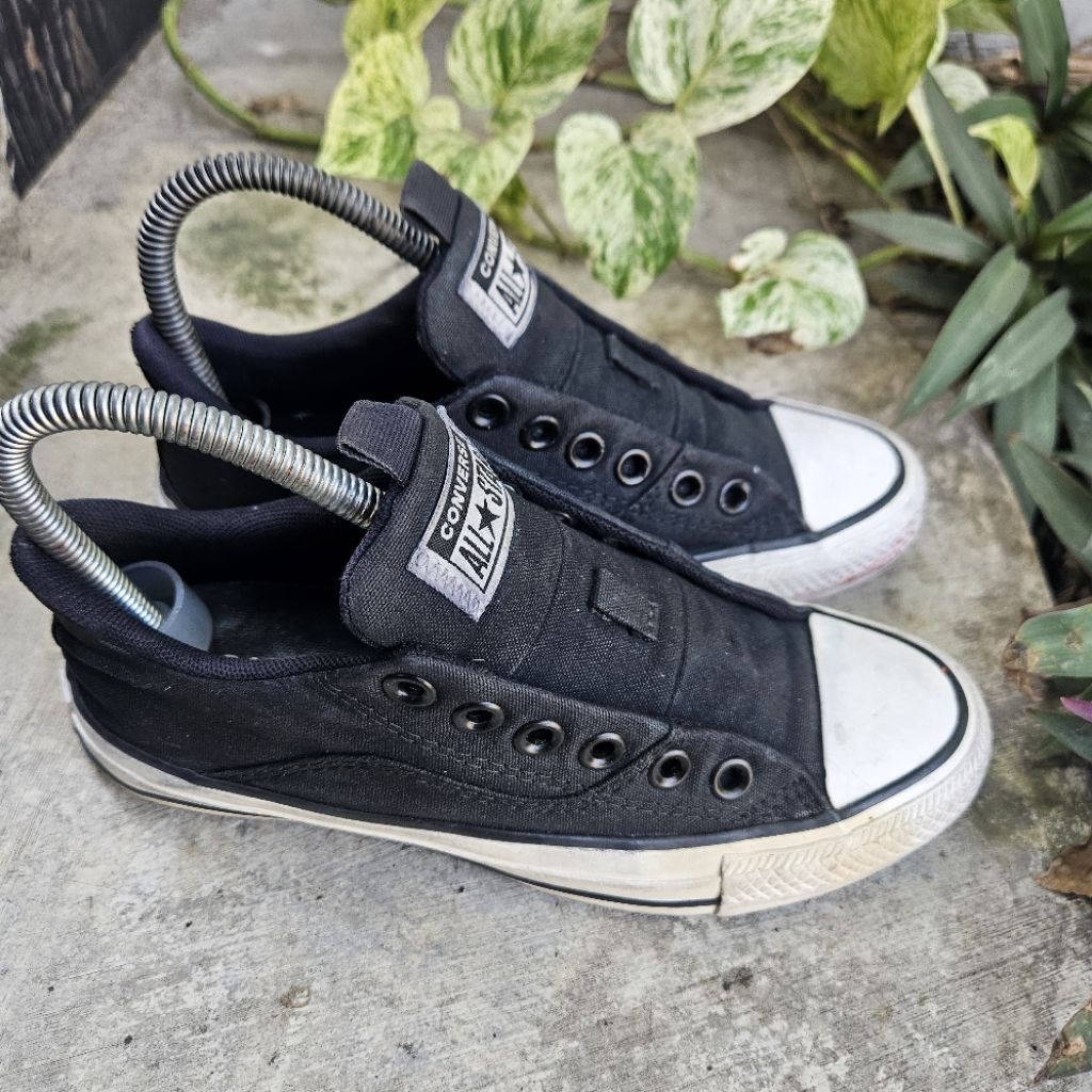 sepatu sneakers converse slip on second size 33(22cm)