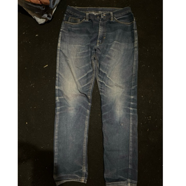 Celana jeans fading levis