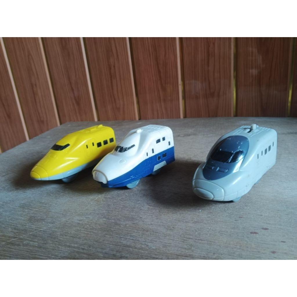mainan preloved kereta Shinkansen satu set