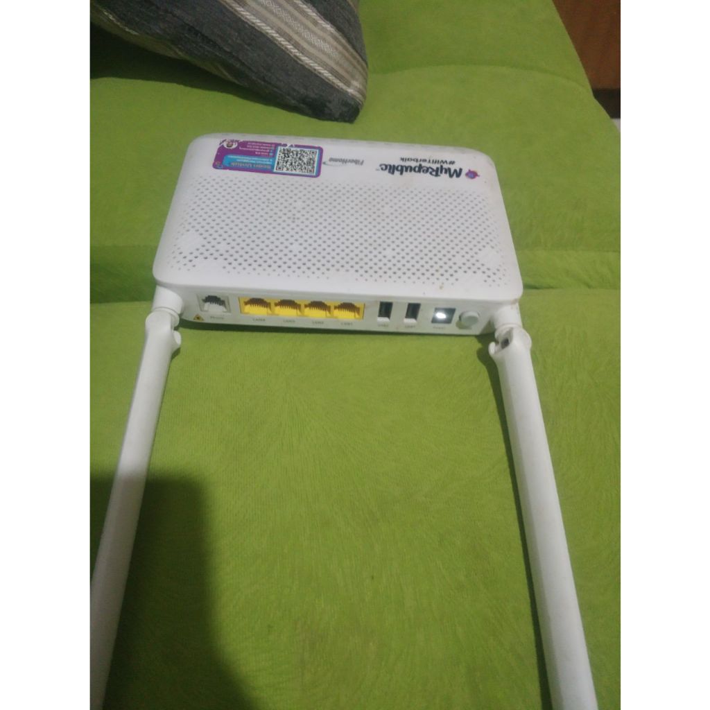 Router modem Wifi MyRepublic Putih Dengan 4 Port LAN, 2 port USB