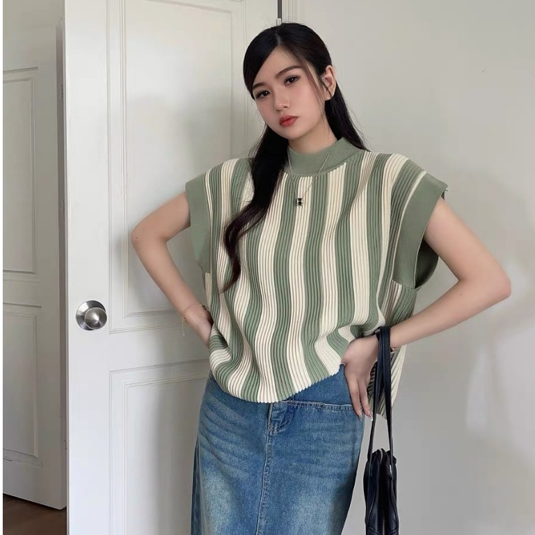 Mizee Atasan Rajut Wanita Big Size Motif Garis Leher Turtle Batwing Sleeve Oversize Knitted Top V689