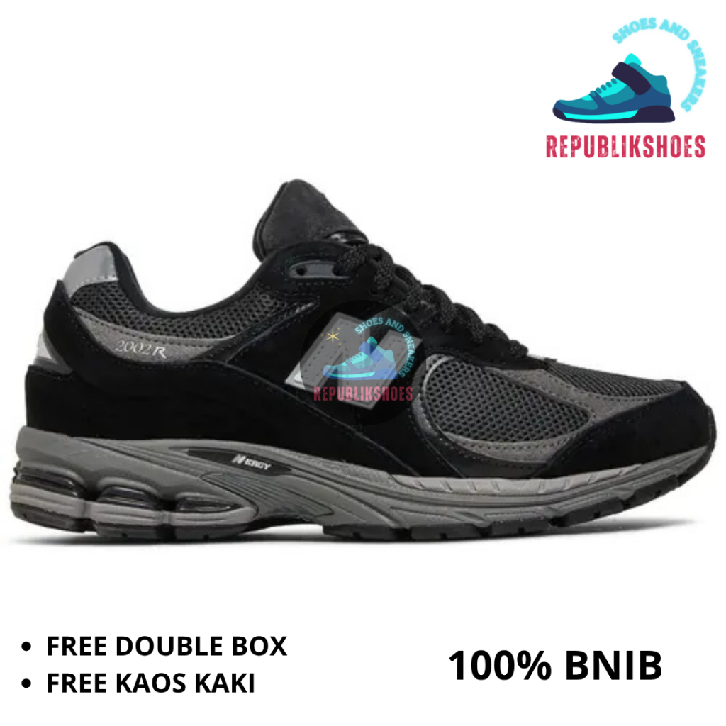 Sneakers Pria 2002R Black Grey
