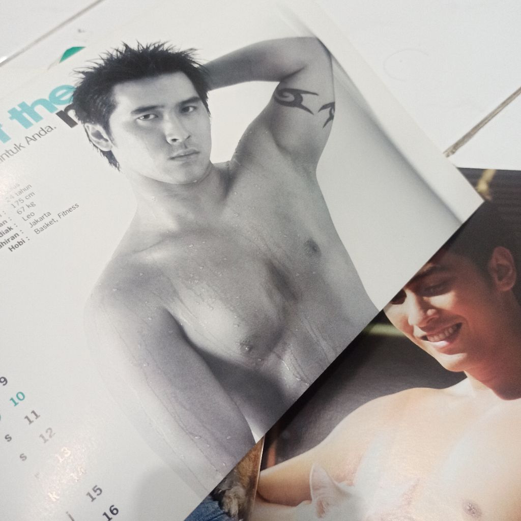 Majalah Cosmopolitan Jessica Simpson + Poster Besar, John Legend, Mike Lewis, dll.