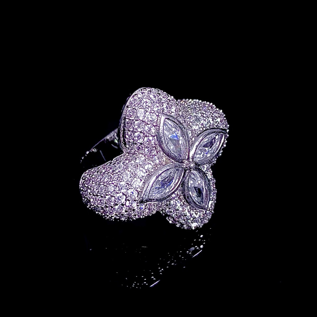 Iced out Clover ring Cubic Zirconia - Petterdeci