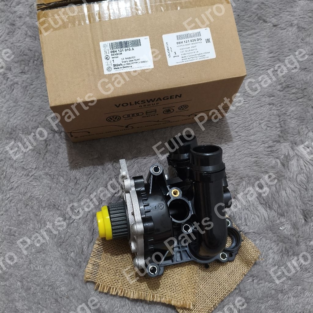 Water Pump Rumah Thermostat Audi A4 B8, Audi Q5, VW Golf 6 GTI Original 06H121026